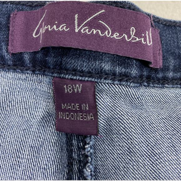 Gloria Vanderbilt Amanda Jeans Womens Sz 18 W Short Dark Wash Denim Straight Mom - Picture 3 of 12